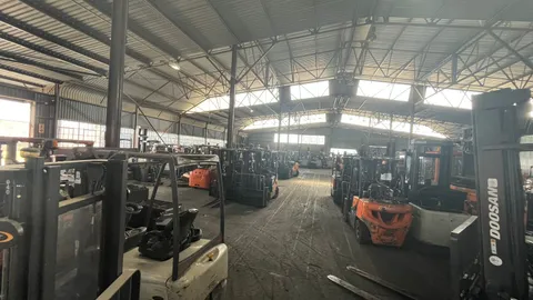 3 Ohm Street, Chloorkop, Edenvale, Industrial Property Available For Sale, Yard, Superlink Acess, Roller Doors (56)